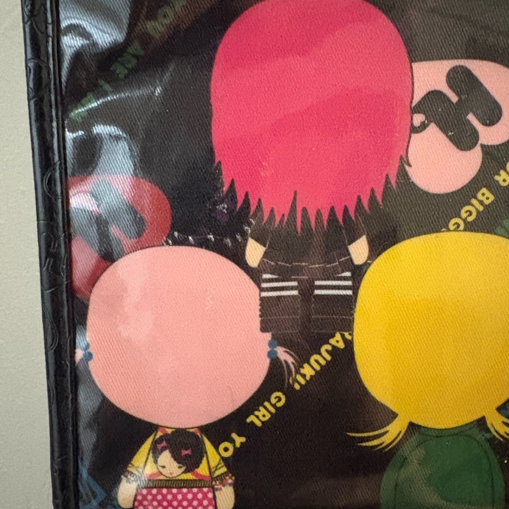 Gwen Stefanie Harajuku Lovers Hanging Make-Up Bag - Picture 5 of 5
